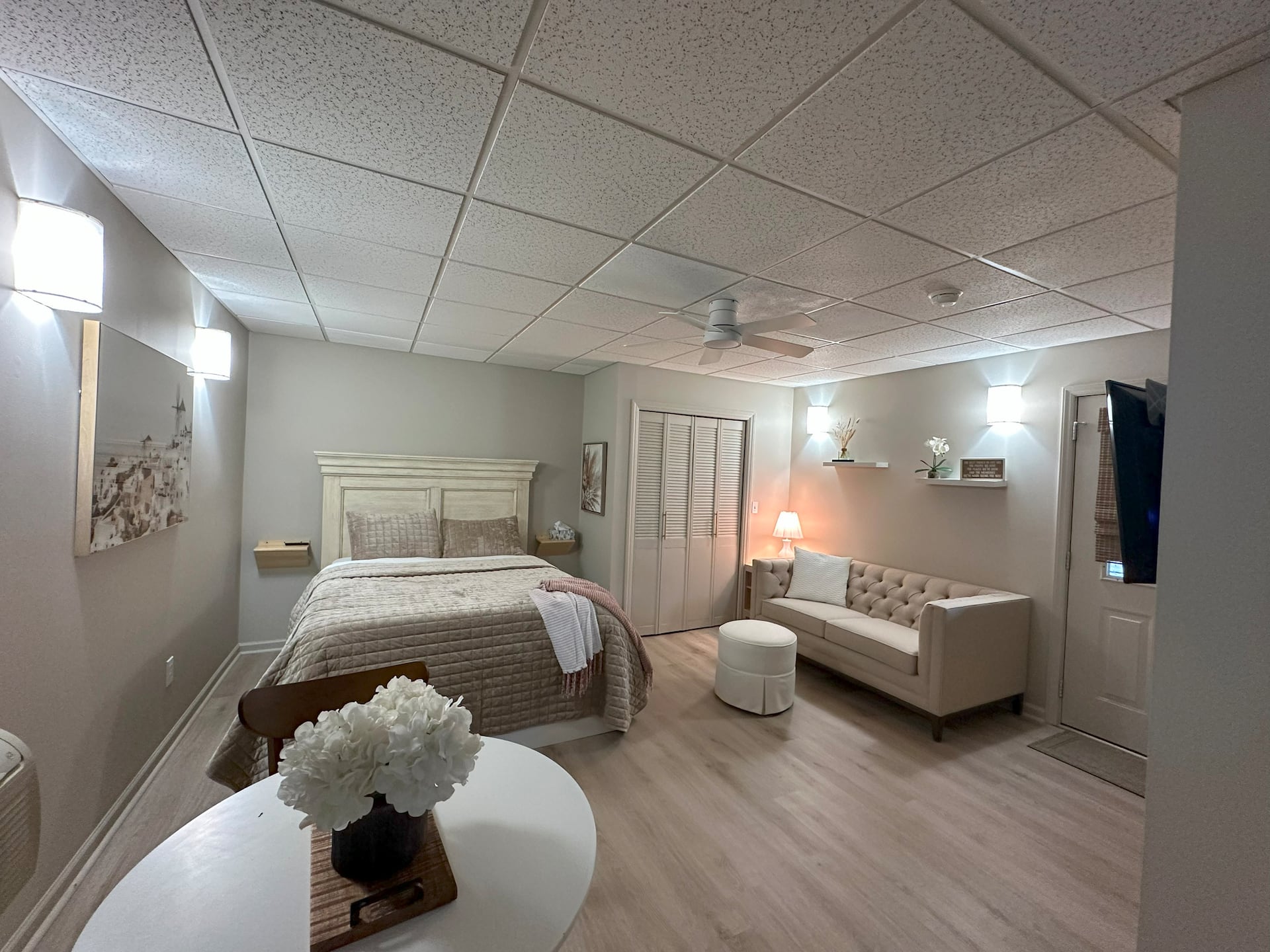 Cozy Studio Retreat W/ Pool Near Charlotte Airport