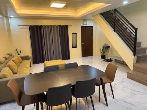 Cozy 2-Storey Home | Safe Parking