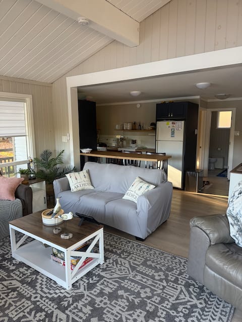 Popular Airbnb listing: Arden Lake house in Central Frontenac