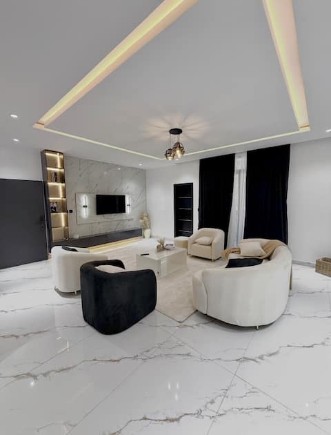 Modern 2BR in Katampe | Sleeps 7 | 24/7 Power