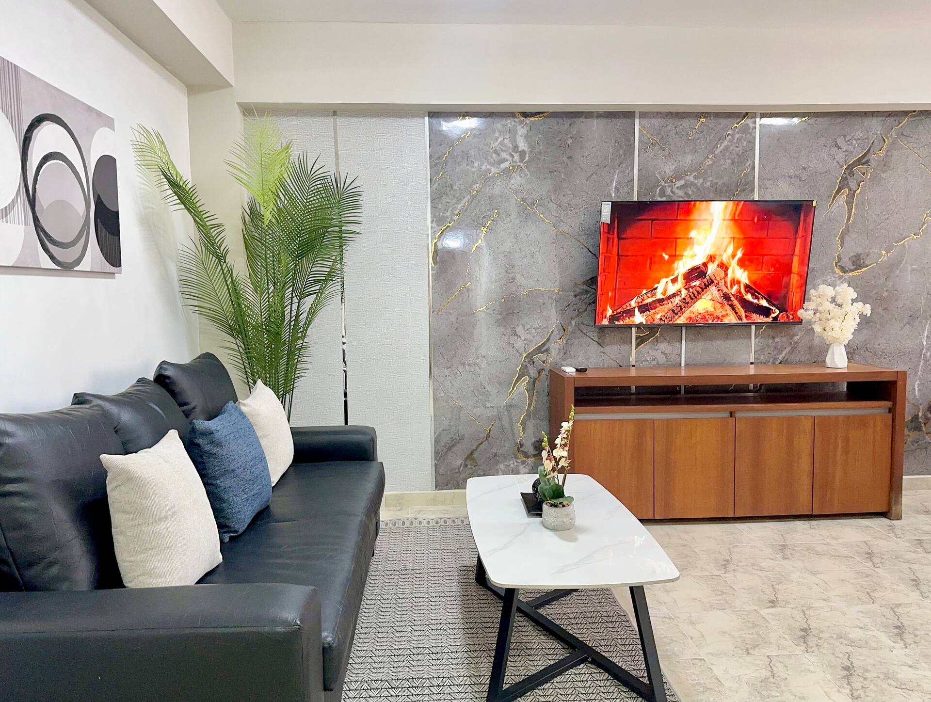 Spacious 3BR Apartment • Pool • WiFi • Near Sambil