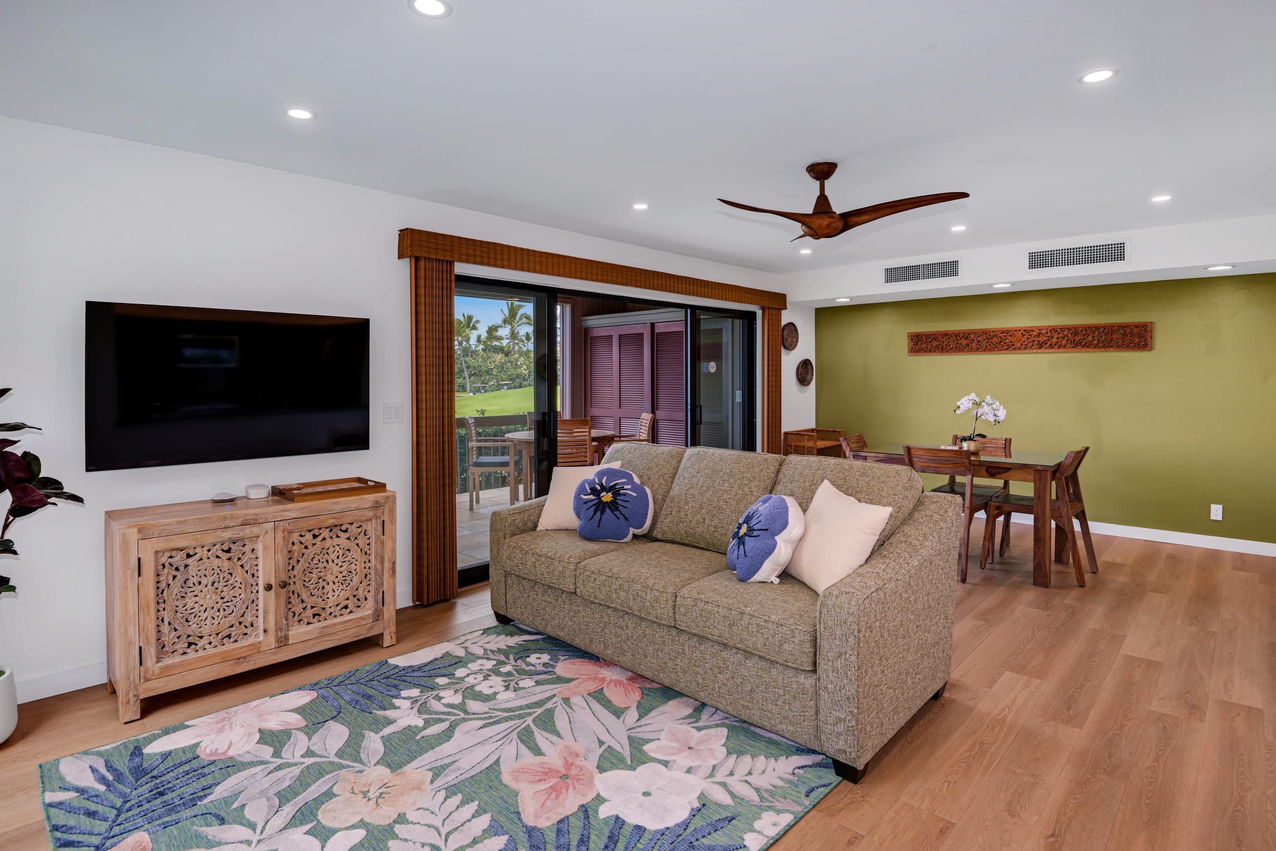 Condo in Kahaluu-Keauhou · ★4.95 · 1 bedroom · 2 beds · 2 baths - Photo 3