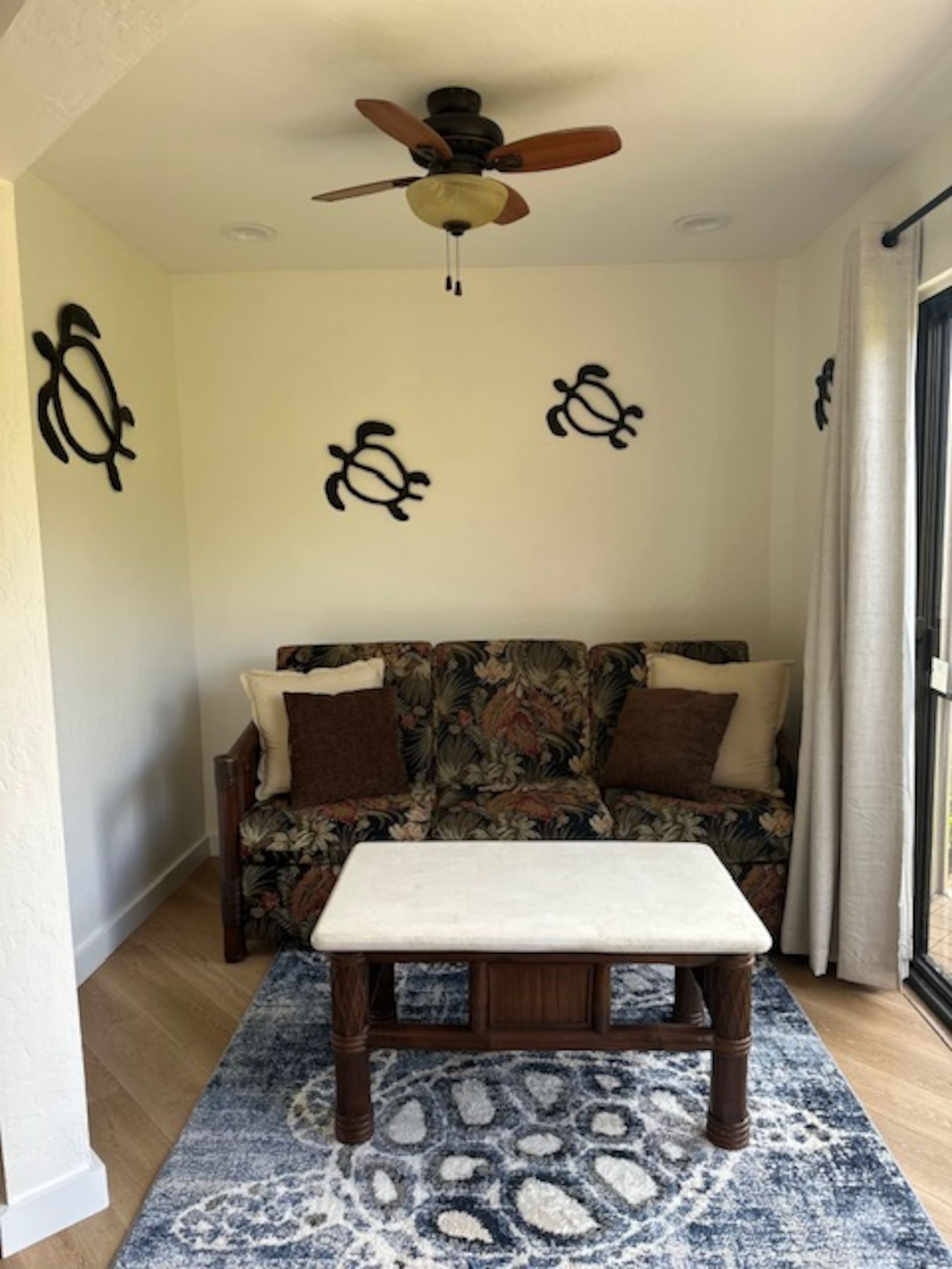 Condo in Kahaluu-Keauhou · ★4.95 · 1 bedroom · 2 beds · 2 baths - Photo 11