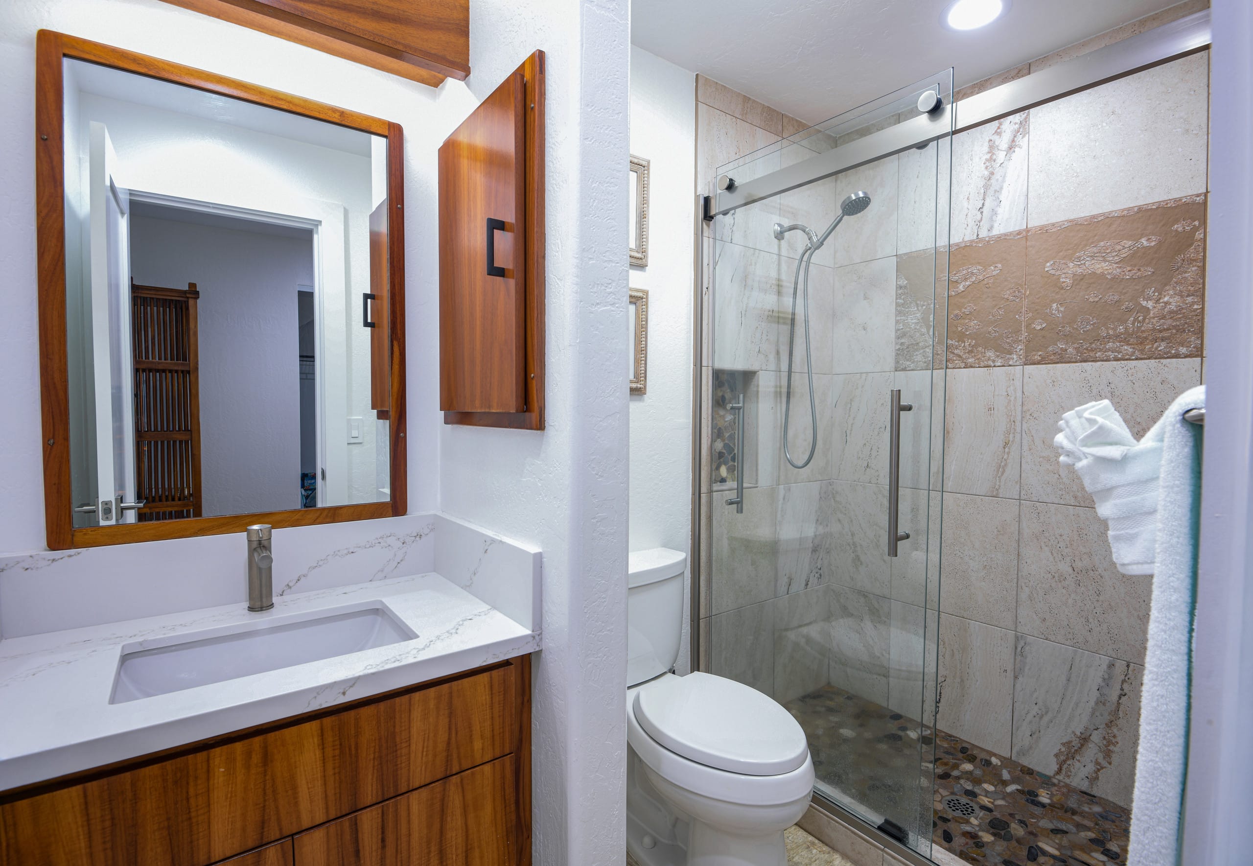 Condo in Kahaluu-Keauhou · ★4.95 · 1 bedroom · 2 beds · 2 baths - Photo 12