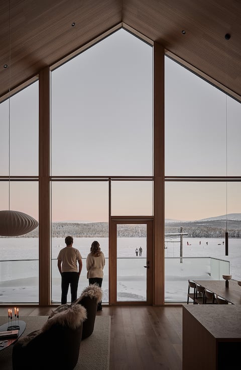 Luxury Lakeview Chalet with Jacuzzi and Sauna