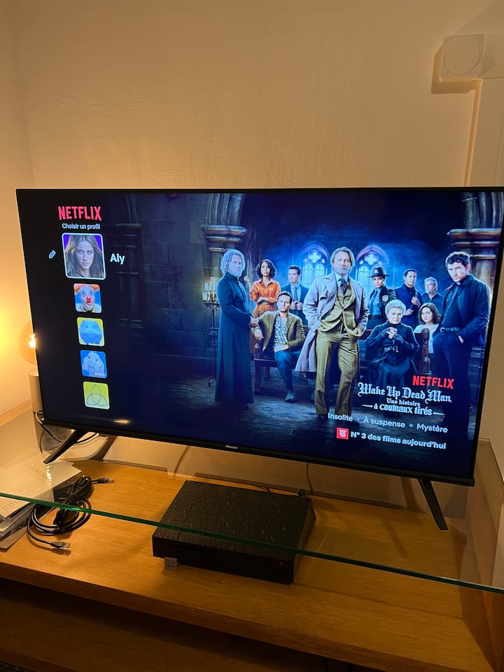  تطبيق Netflix متاح على التلفزيون الذكي، قم بتوصيل حسابك!