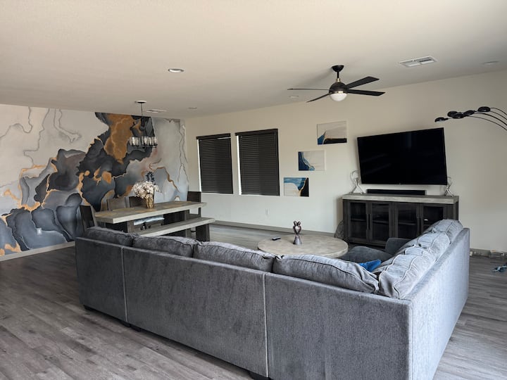 Peaceful Home In N. Las Vegas Gated Community - North Las Vegas, NV