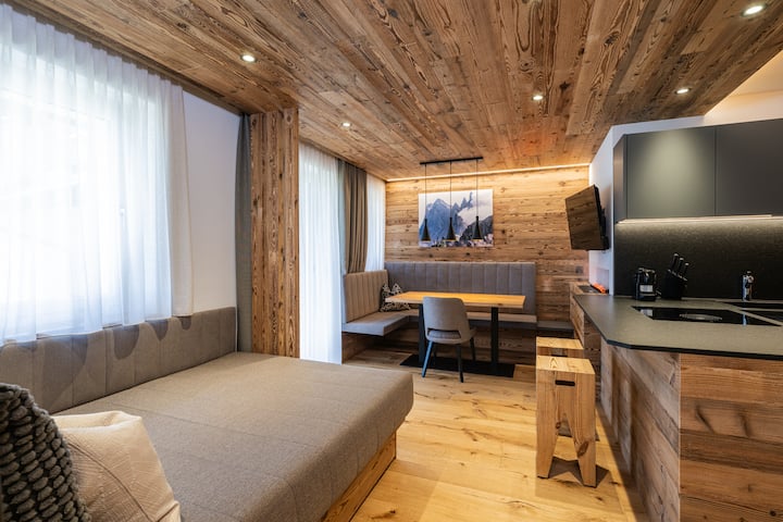 Apartment Sonnenuhr - Alpine Elegance - San Candido