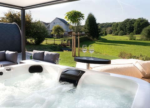 Private luxury spa Bostalsee with sauna & jacuzzi