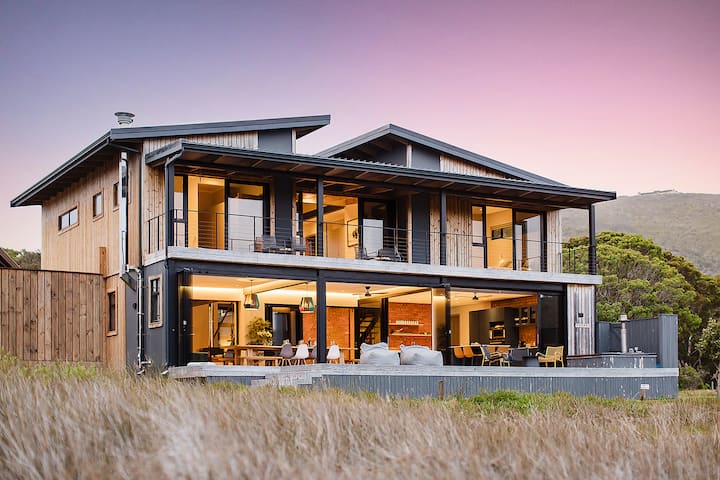 Modern 14 Bed Home in Eco-Estate on Knysna Lagoon