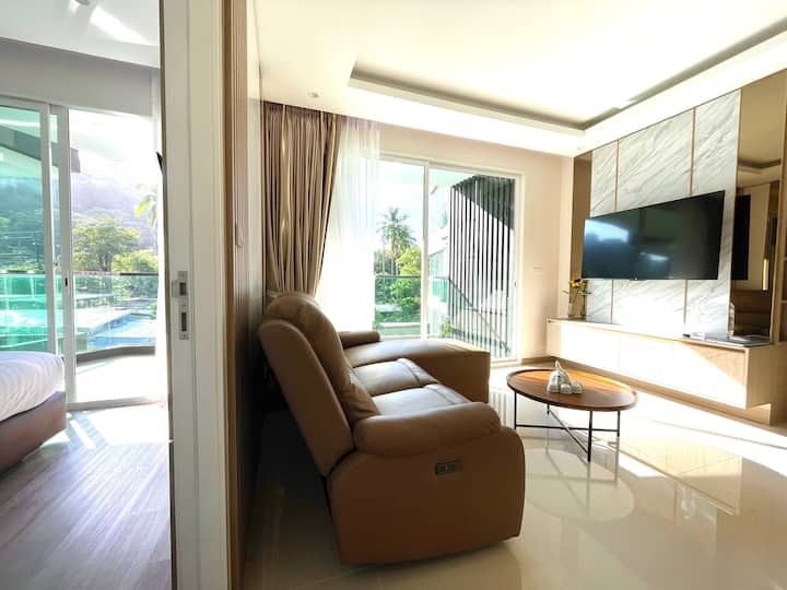 Glavna spavaća soba nalazi se na lijevoj strani | 主卧位于公寓左手边