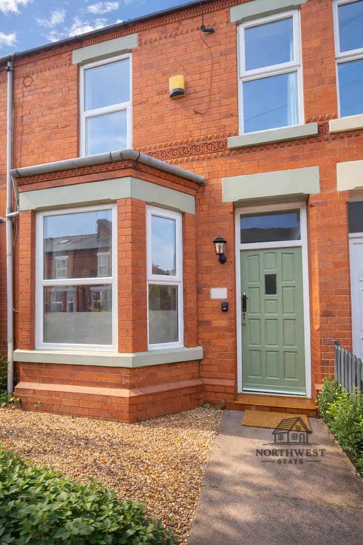 25% Off Contractor Stays - Chester -Central - Chester