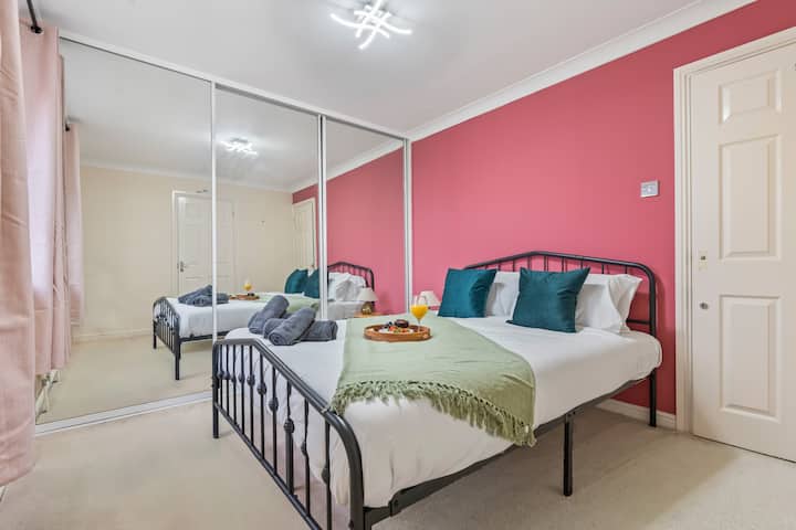 Family 4br Romford Escape For 7 With Wifi, Parking - Barking