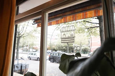 Beliebte Airbnb-Anzeige: Spend the night in the former kiosk Near the fair in Döhren