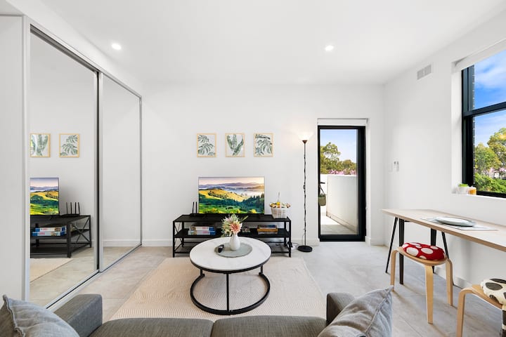 Modern & Spacious Studio Near Parramatta Cbd - Auburn