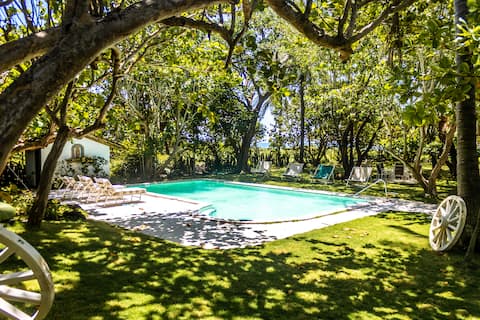 Beachfront Casa Maya @Amatecampo + AC + Pool + Wifi