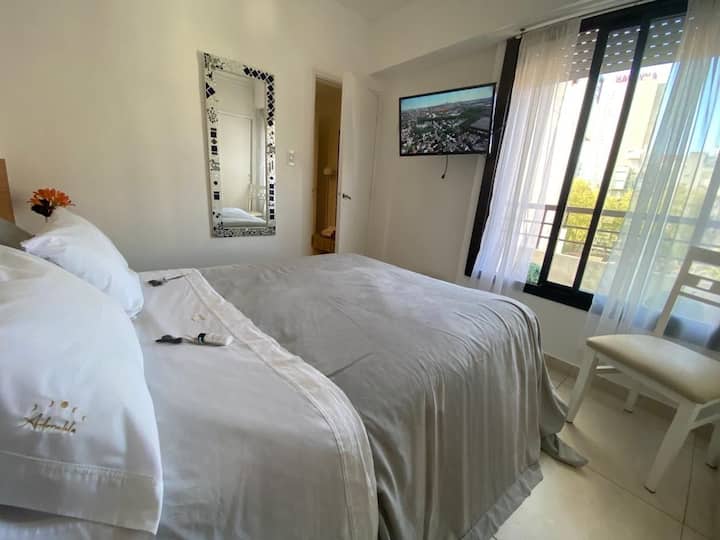 Dormitorio con TV S-Mart