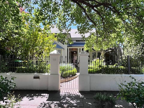Charming North Adelaide Getaway | 1KM to CBD