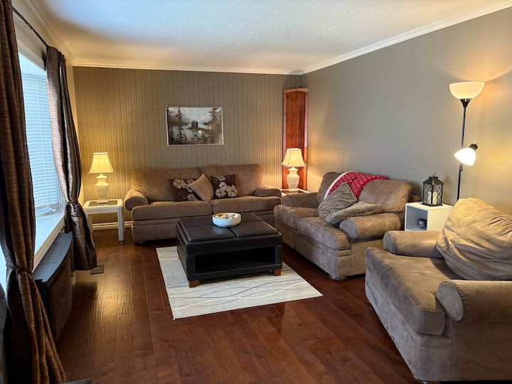 Calming Oasis - Main Floor - London, Ontario