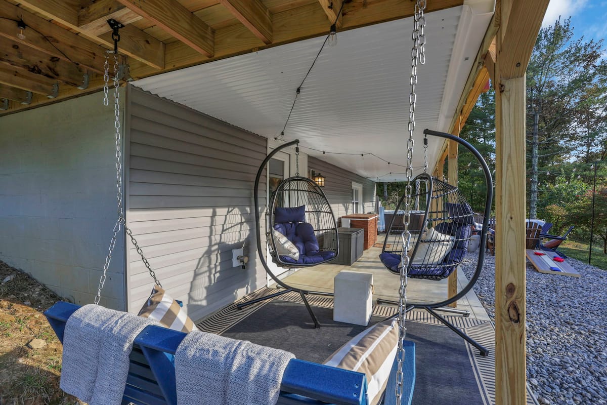 Edens Hillside Haven lounge with swing and egg chairs