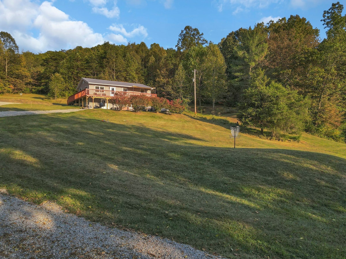 Edens Hillside Haven exterior on scenic hillside