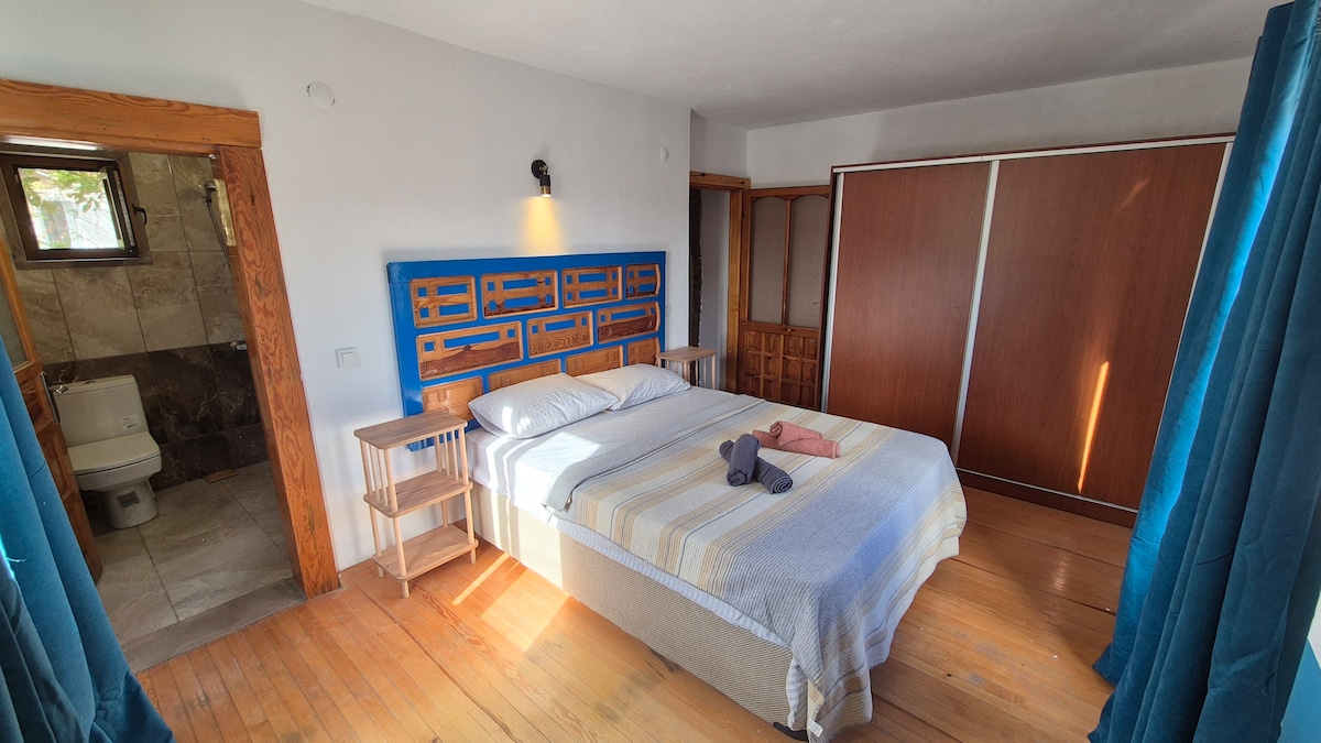 prvé poschodie
(alt kat)