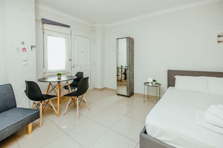 Stylish Flat Downtown - Salónica