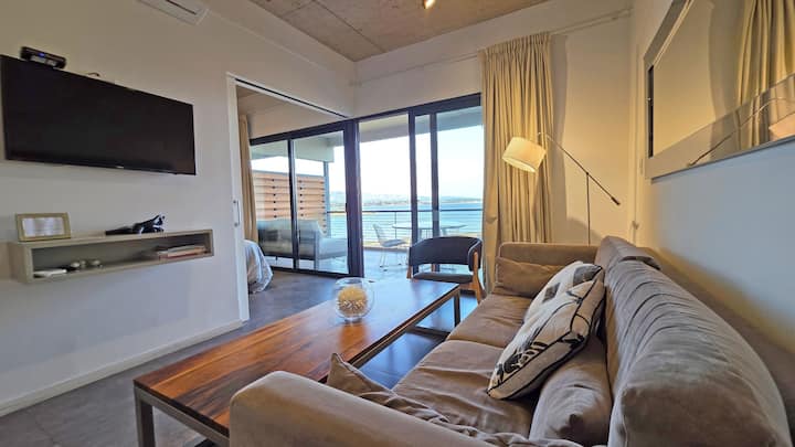 Departamento De Lujo En Country Con Vista Al Lago - Cordoba