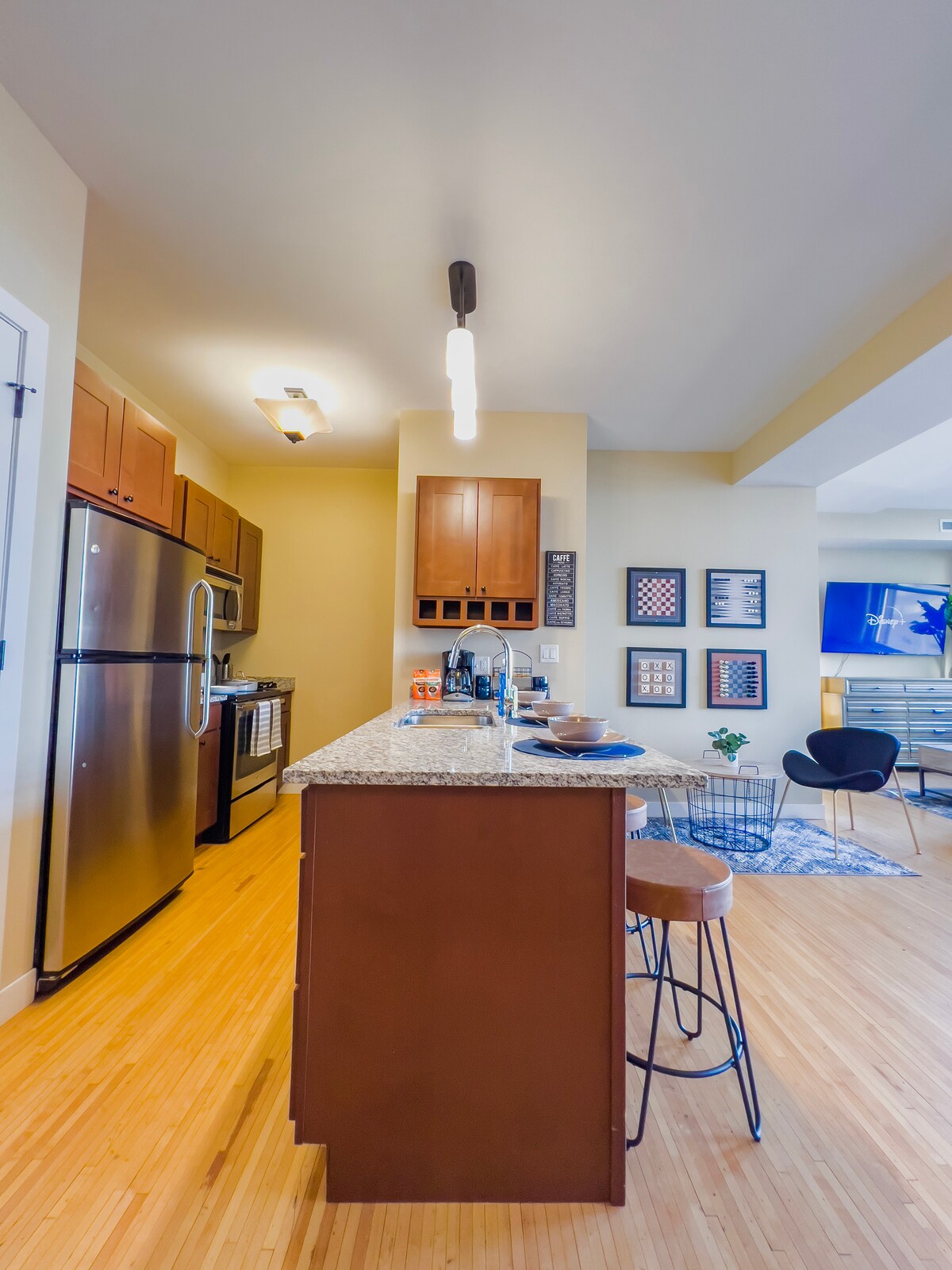 River Views and FREE Parking!