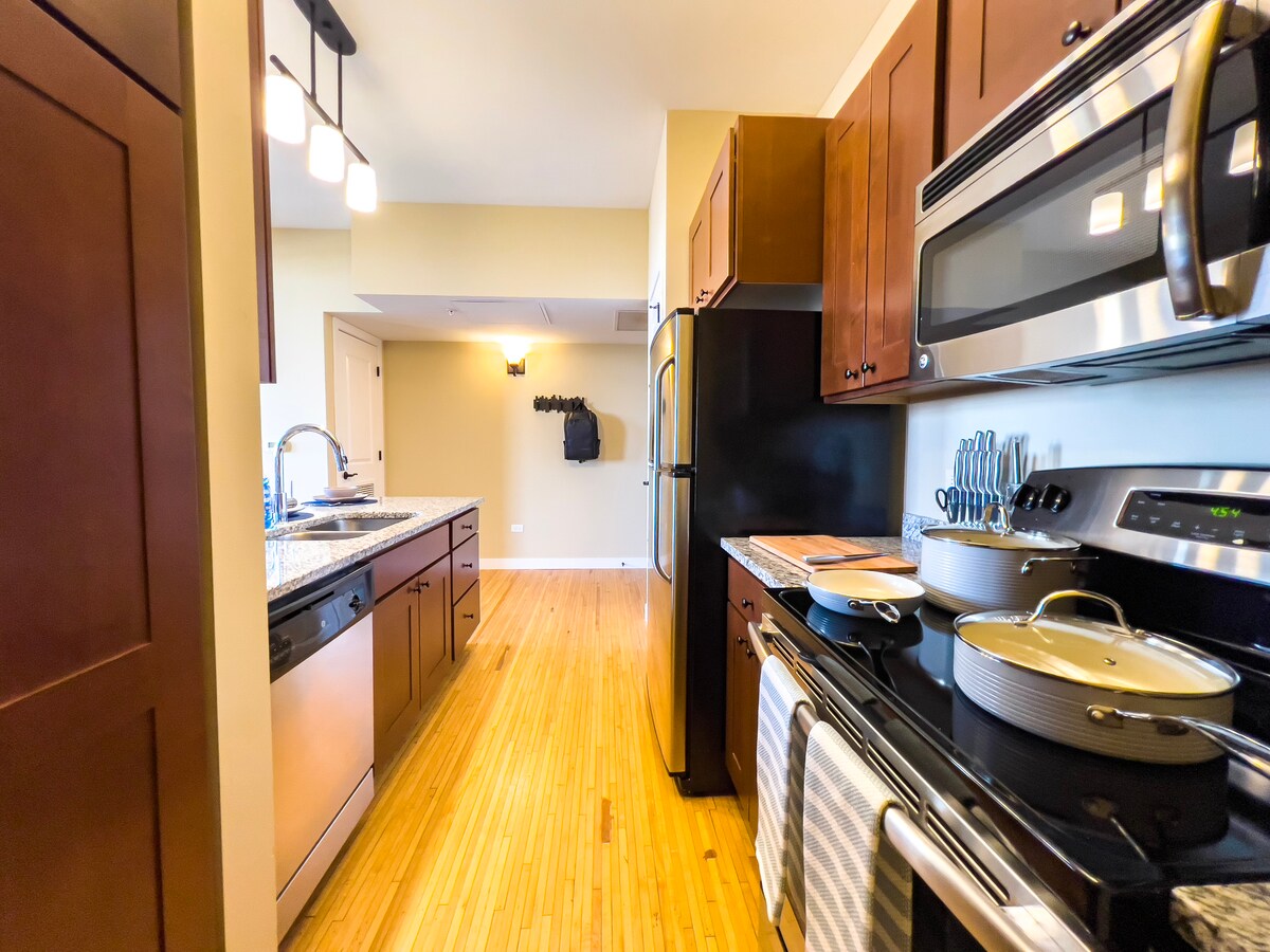 River Views and FREE Parking!