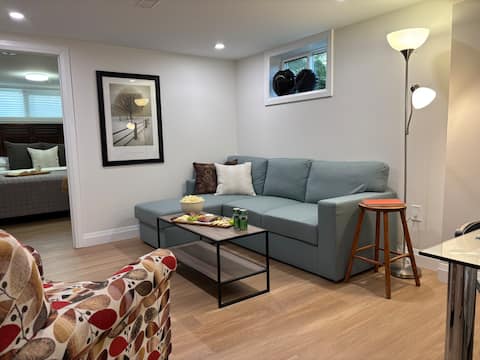 Top performing Airbnb: Cozy Modern Suite | Close to Everything in Greater Sudbury / Grand Sudbury
