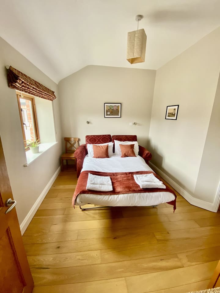 Double Bedroom in The Hen House at Decoy Country Cottages - suitable for 1 adult or 2 children