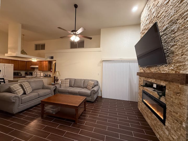 Home In Las Cruces - 拉斯克魯塞斯