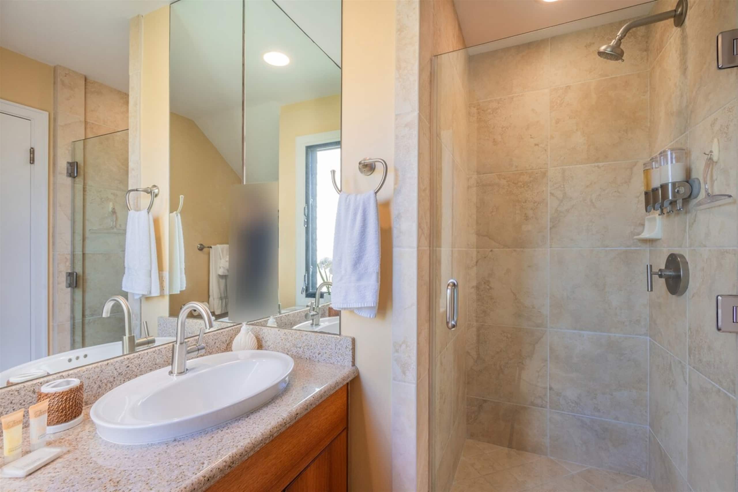 Villa in Lahaina · ★5.0 · 1 bedroom · 2 beds · 2 baths - Image 27