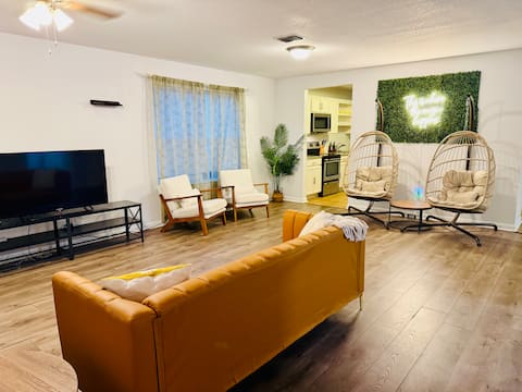 Popular Airbnb listing: Serenity in San Antonio - 6 Bedrooms in Lackland Annex