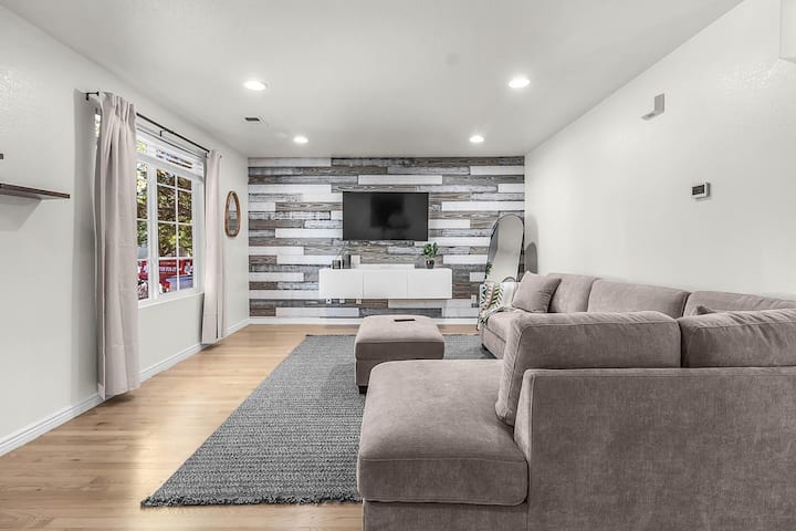 Relax, Unwind & Feel At Home - Thornton, CO