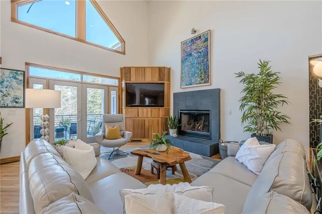 Private Lakefront Home · Dock, Kayaks & Fire Pit
