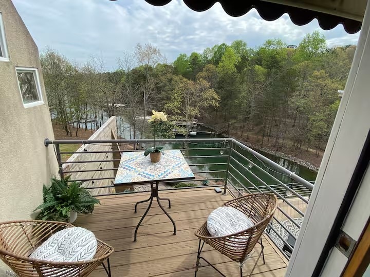 Private Lakefront Home · Dock, Kayaks & Fire Pit