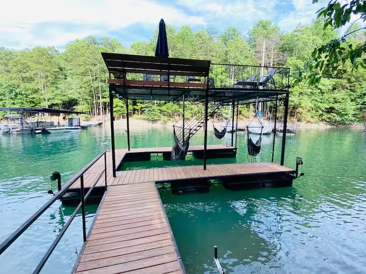 Private Lakefront Home · Dock, Kayaks & Fire Pit