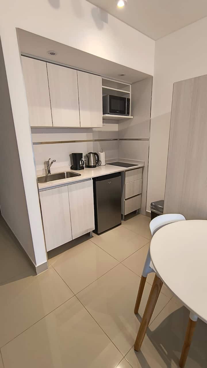 Loft mobiliado com varanda em Monserrat