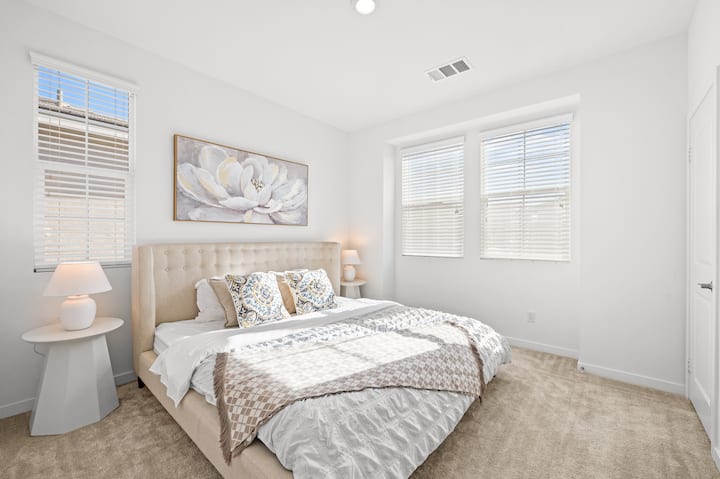 Family-friendly 4br 3ba|quiet Area|close To Plaza - Eastvale, CA