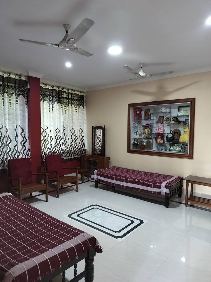 Living room image 3