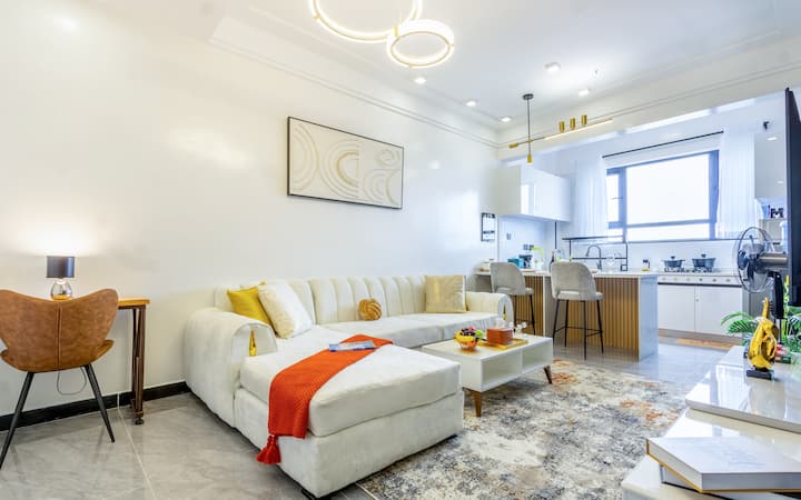 Chic 1br I City Views I Pool I Gym - Nairobi