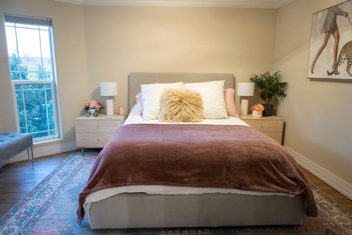 เตียงควีนไซส์