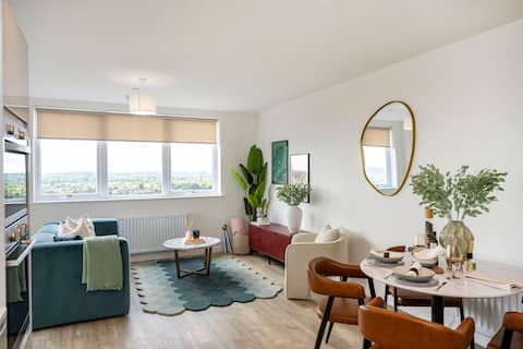 Modern Stylish 2 Bed 2 Baths Flat in Staines