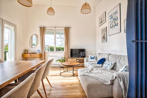 Popular Airbnb listing: Maison des Flots - Beach 100 m away in Luc Sur Mer