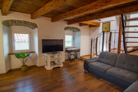 Top Airbnb: Margarita House - Charming Stay in Vipavski Križ in Ajdovščina