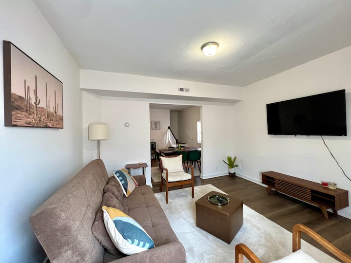 Cozy Duplex Near Fountain Sq, Downtown & Lucas Oil - Indianapolis, IN