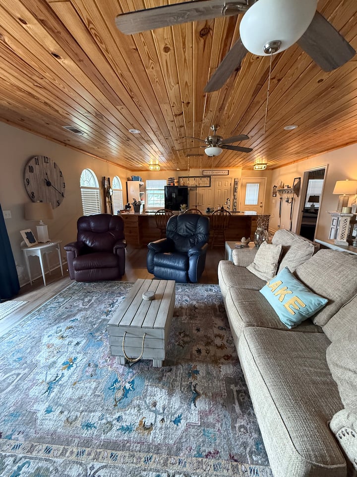 Lakeside Oasis - Walter F. George Lake, AL