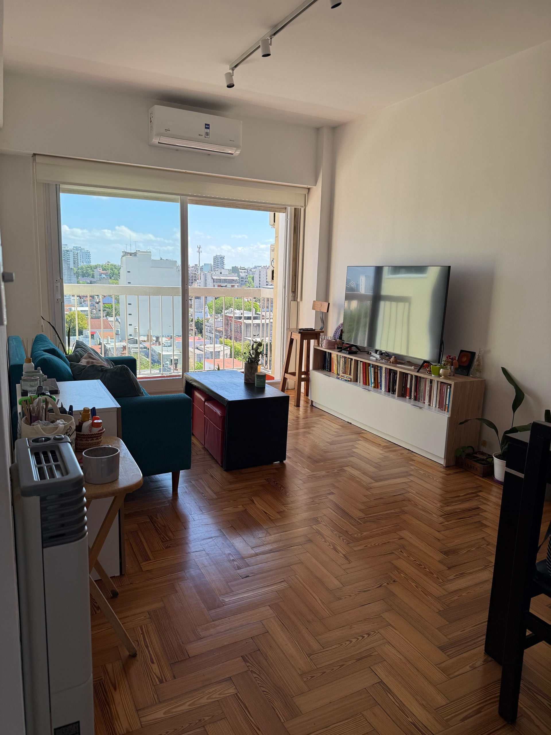Bright apartment with open view and modern style